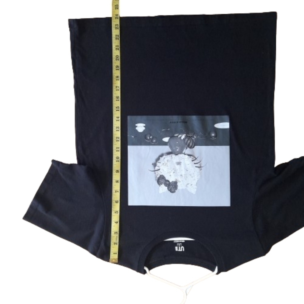 Hello Kitty Uniqlo UT Yuni Yoshida T-Market T-Shirt Medium Black - Picture 3 of 11